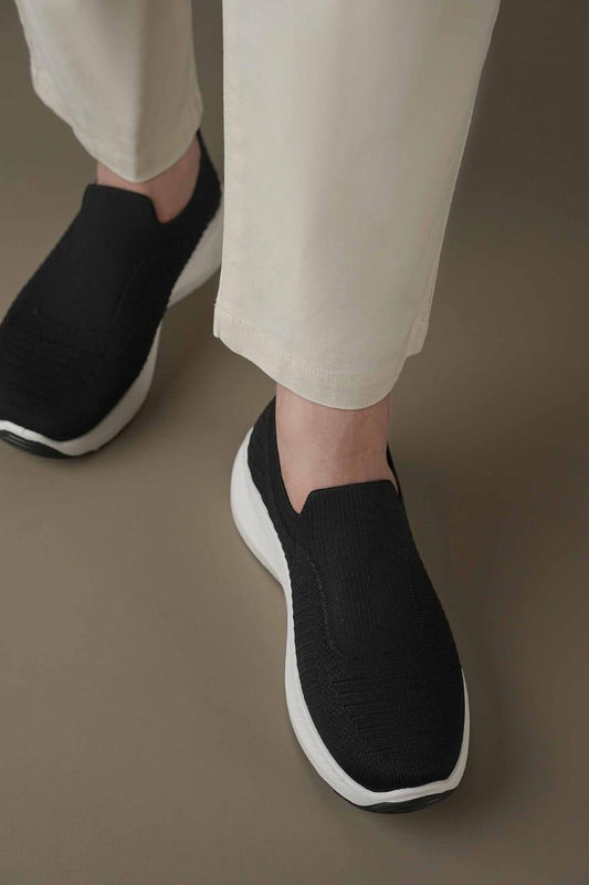 Men’s All-Black Slip-On Comfort Sneakers – Lightweight Breathable Walking Shoes with Soft Cushion Sole