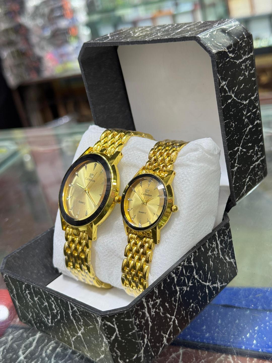 HK Collection Gold Couple Wrist Watches – Elegant Matching Quartz Set